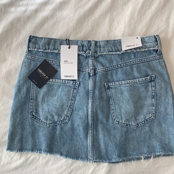 Forever 21 NWT Denim button front Jean skirt size 28 - Picture 2 of 4